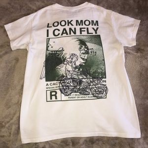 TRAVIS SCOTT CACTUS JACK “ LOOK MOM I CAN FLY” CUSTOM TEE 😯🔥 

SIZE S